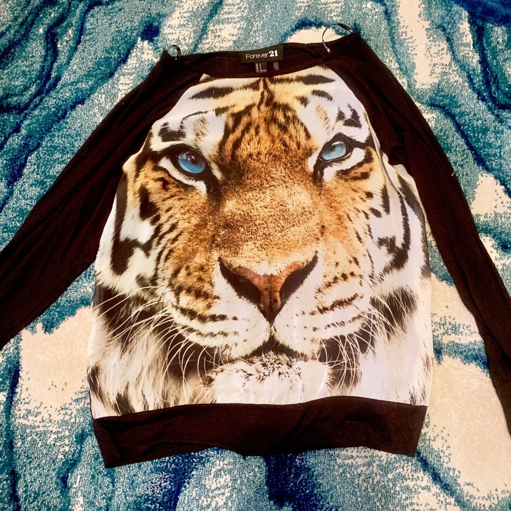 Tiger print shirt 🐅